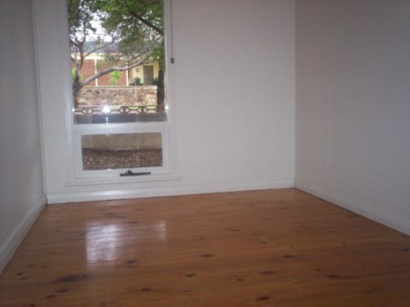 21 Amber Avenue, Clearview SA 5085