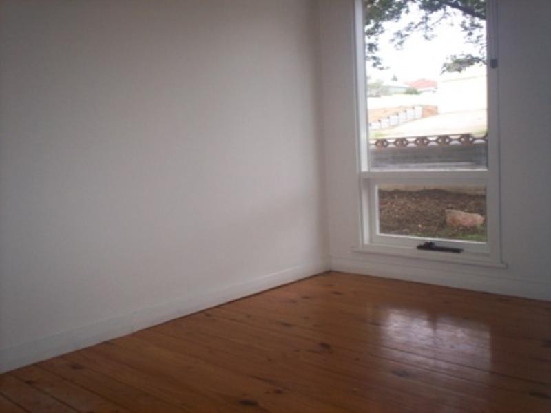 21 Amber Avenue, Clearview SA 5085