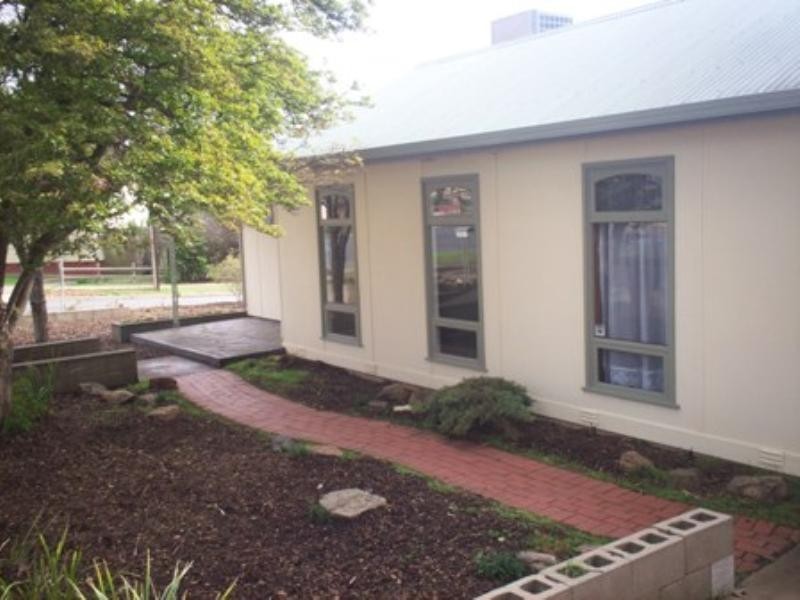 21 Amber Avenue, Clearview SA 5085