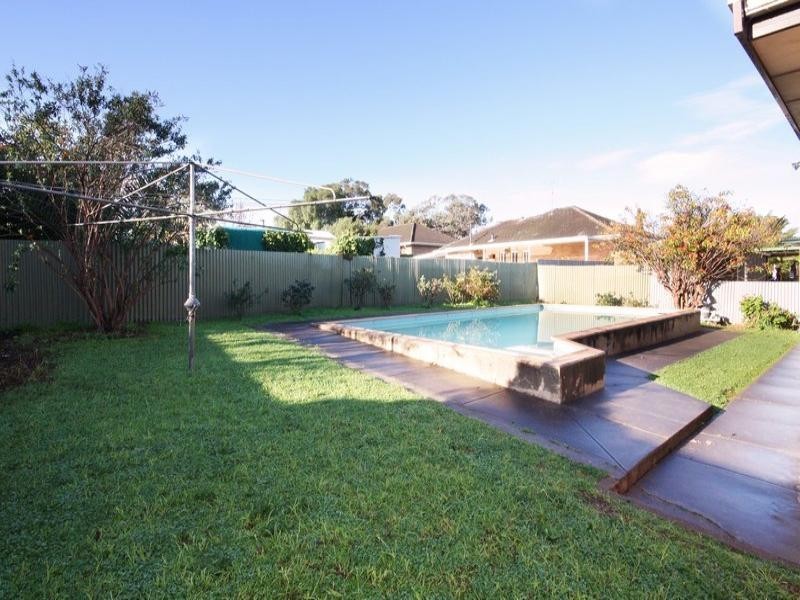 4 Maves Road, Para Hills SA 5096