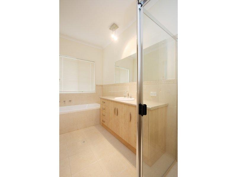 5 Creekview Drive, Mawson Lakes SA 5095