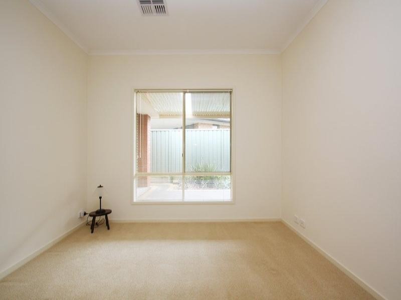 5 Creekview Drive, Mawson Lakes SA 5095