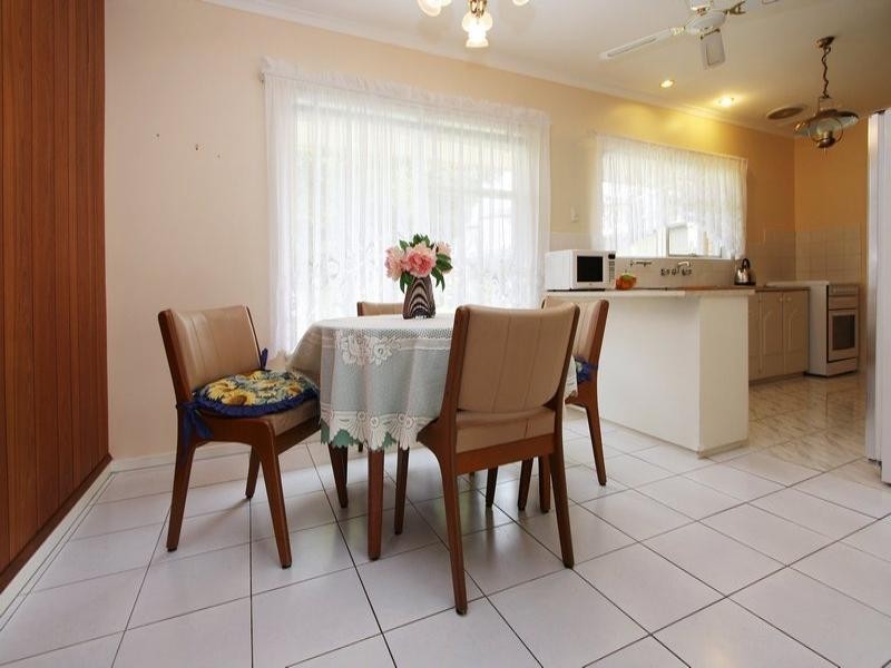 1 Warilda Avenue, Valley View SA 5093