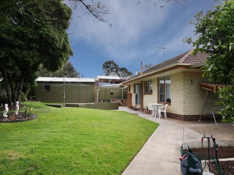 1 Warilda Avenue, Valley View SA 5093