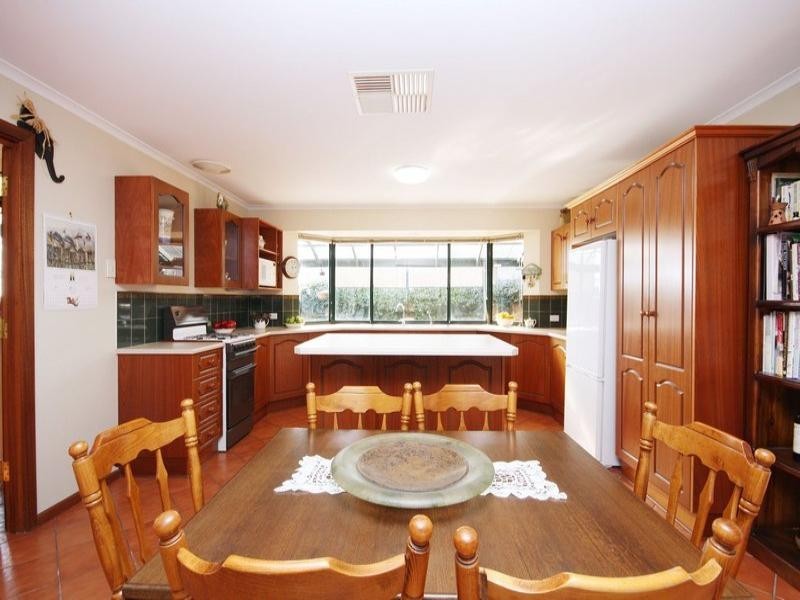 10 Holly Place, Golden Grove SA 5125