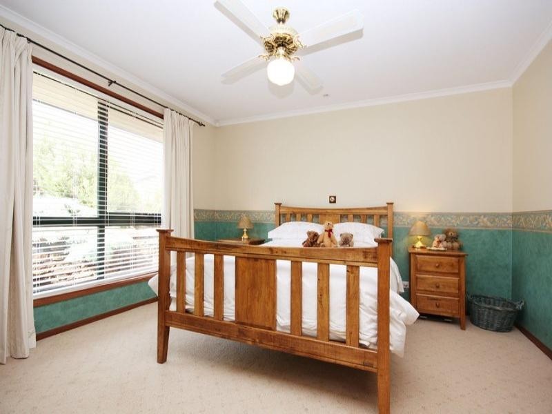 10 Holly Place, Golden Grove SA 5125