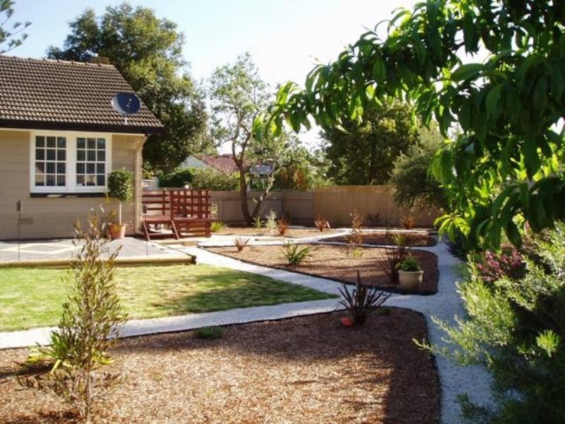 1 Chiselbury Road, Elizabeth Vale SA 5112