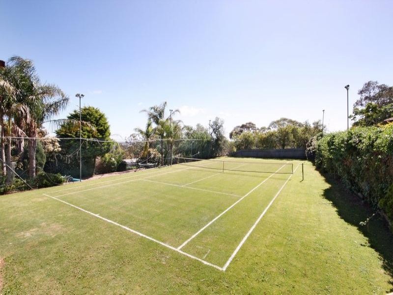 54 Wynn Vale Drive, Gulfview Heights SA 5096