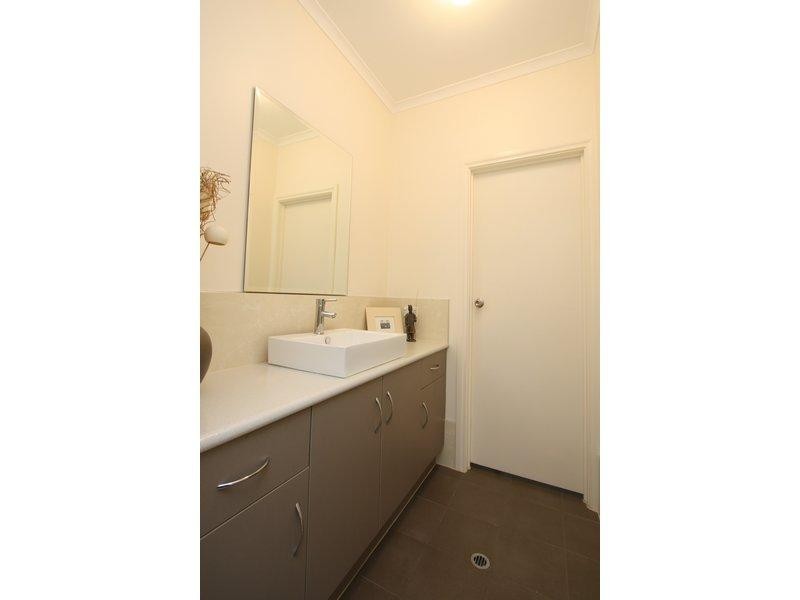 44 Lord Howe Crescent, Mawson Lakes SA 5095