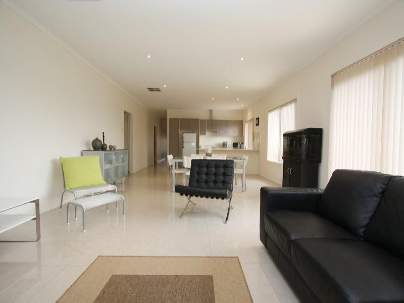 44 Lord Howe Crescent, Mawson Lakes SA 5095