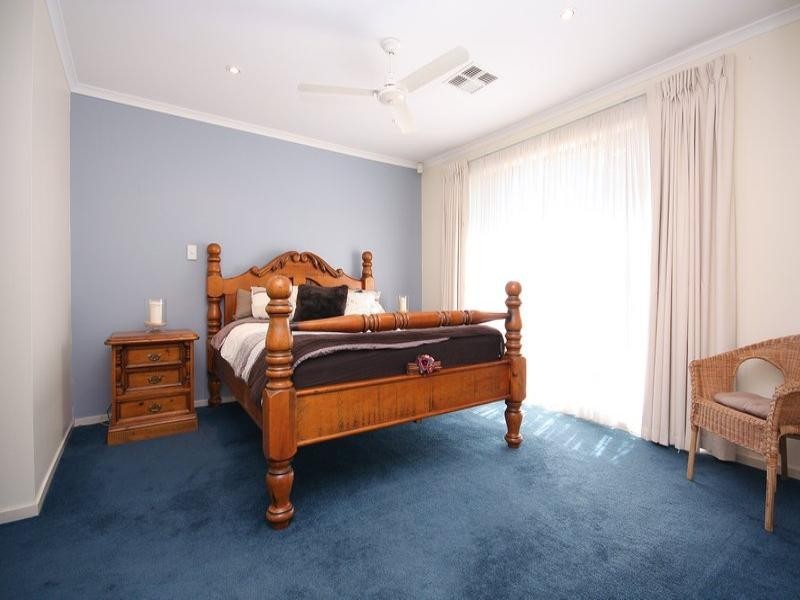 25 Hilltop Drive, Oakden SA 5086