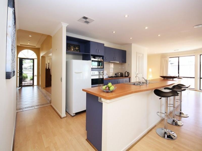 25 Hilltop Drive, Oakden SA 5086