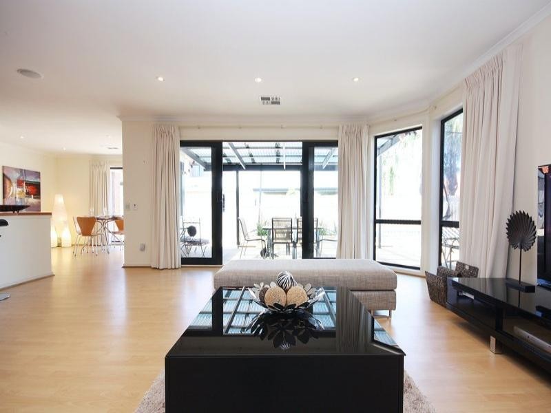 25 Hilltop Drive, Oakden SA 5086