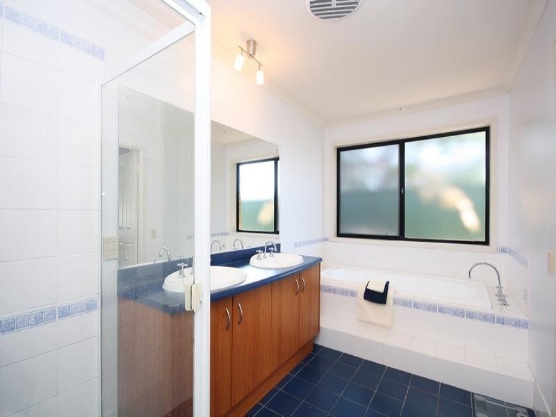 25 Hilltop Drive, Oakden SA 5086