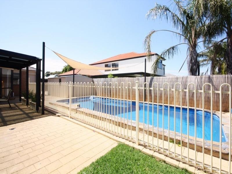 25 Hilltop Drive, Oakden SA 5086