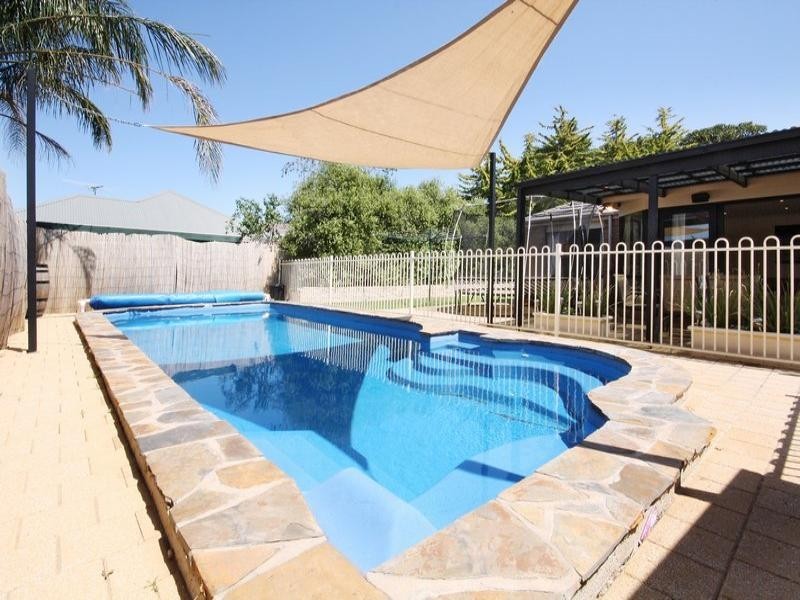 25 Hilltop Drive, Oakden SA 5086