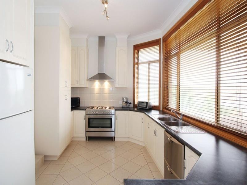 18 Falcon Drive, Hewett SA 5118