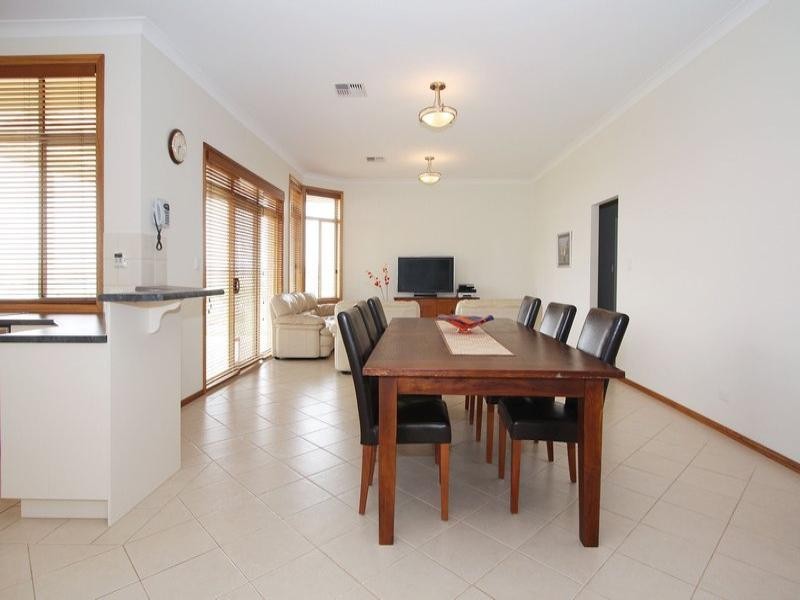 18 Falcon Drive, Hewett SA 5118