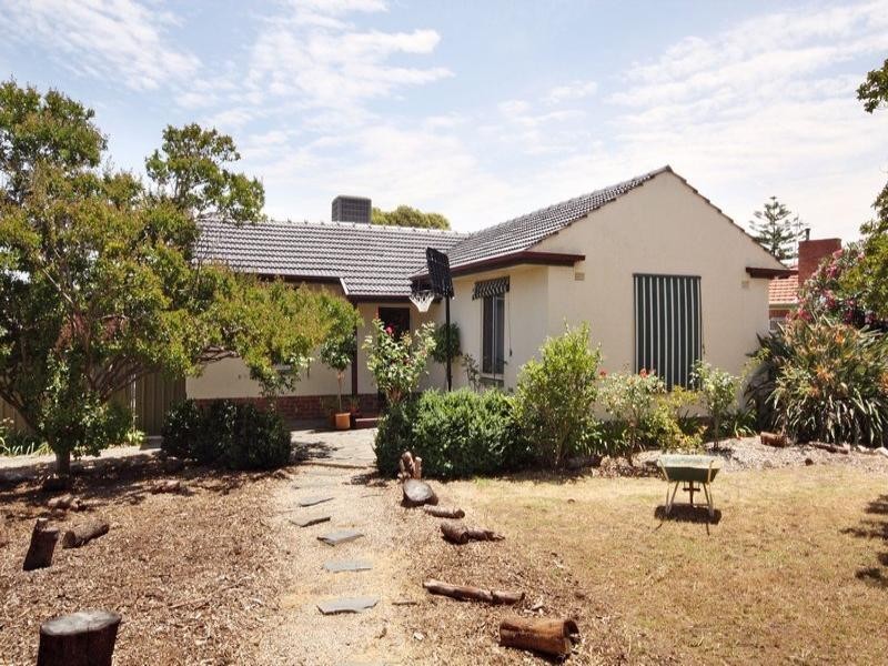 13 Reading Street, Clearview SA 5085