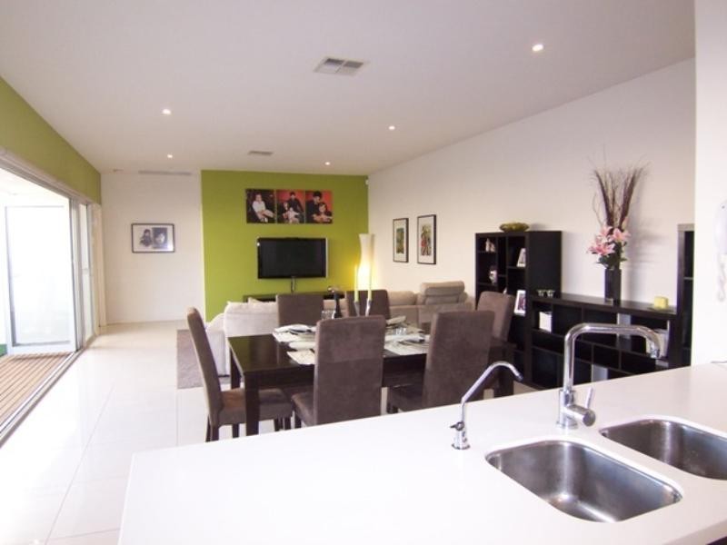 12 Yarle Street, Mawson Lakes SA 5095