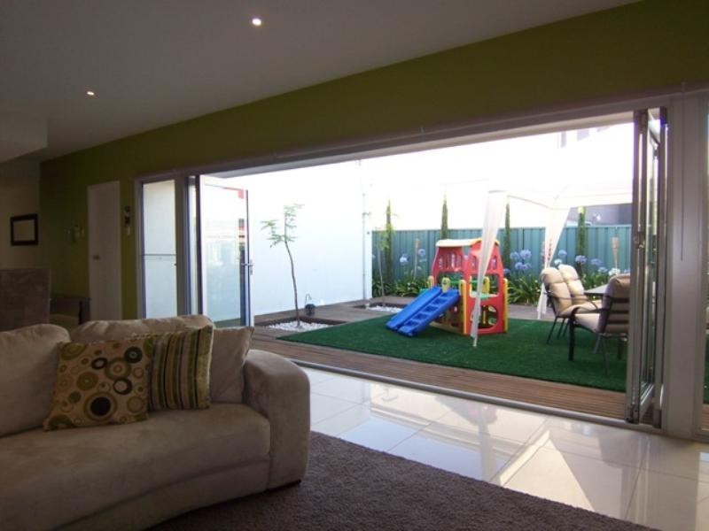 12 Yarle Street, Mawson Lakes SA 5095