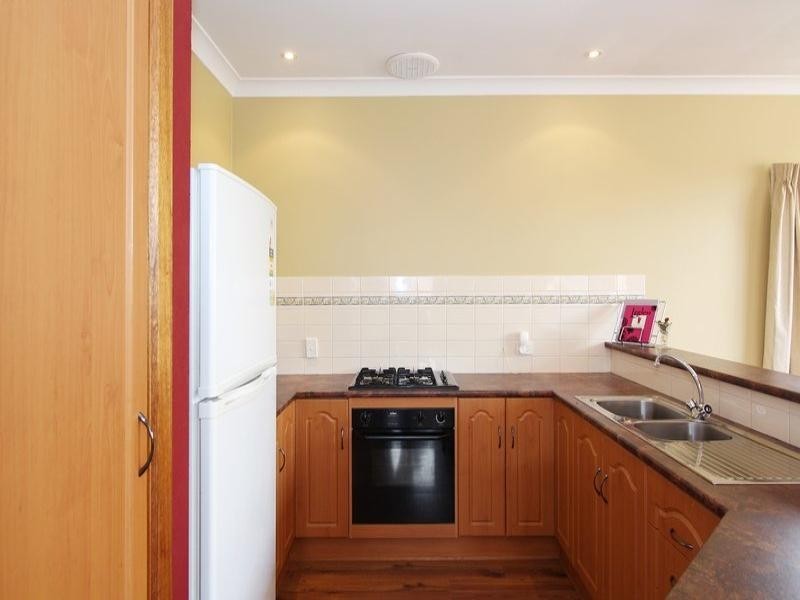 8 Dotterel Place, Mawson Lakes SA 5095