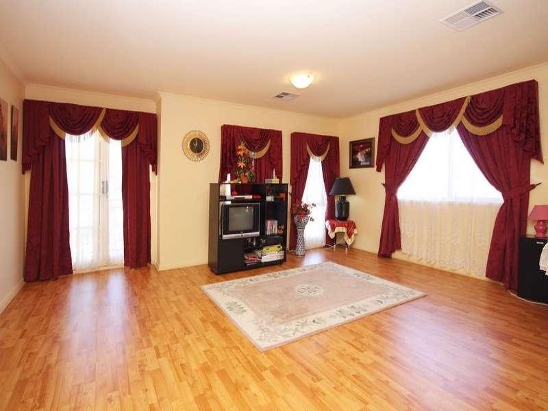 5 Maple Circuit, Mawson Lakes SA 5095