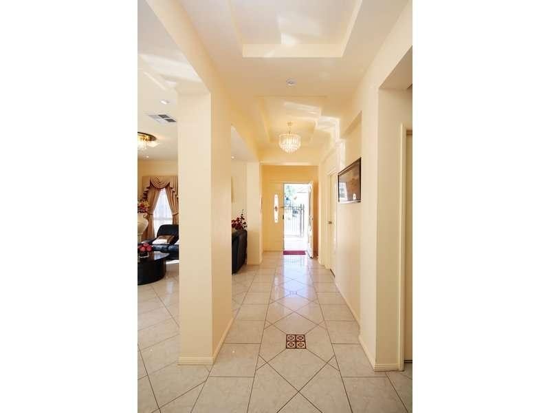 5 Maple Circuit, Mawson Lakes SA 5095