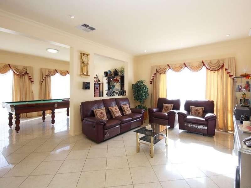 5 Maple Circuit, Mawson Lakes SA 5095