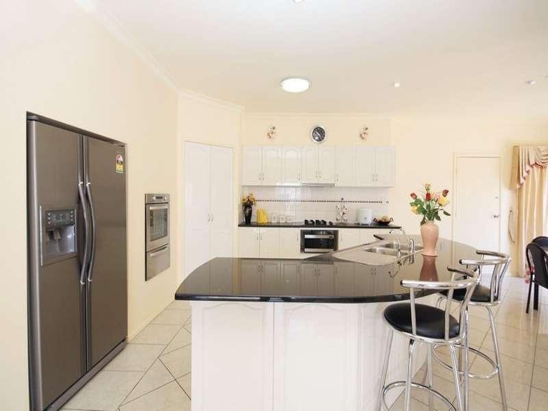 5 Maple Circuit, Mawson Lakes SA 5095