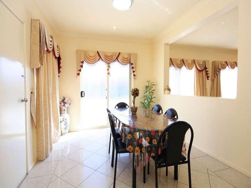 5 Maple Circuit, Mawson Lakes SA 5095