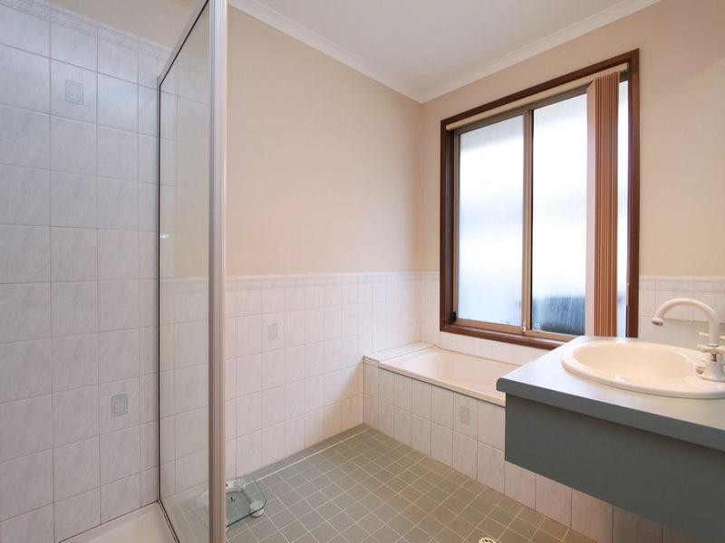 10 Sissinghurst Drive, Oakden SA 5086