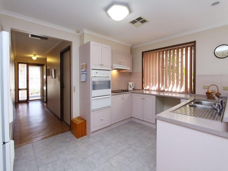 10 Sissinghurst Drive, Oakden SA 5086