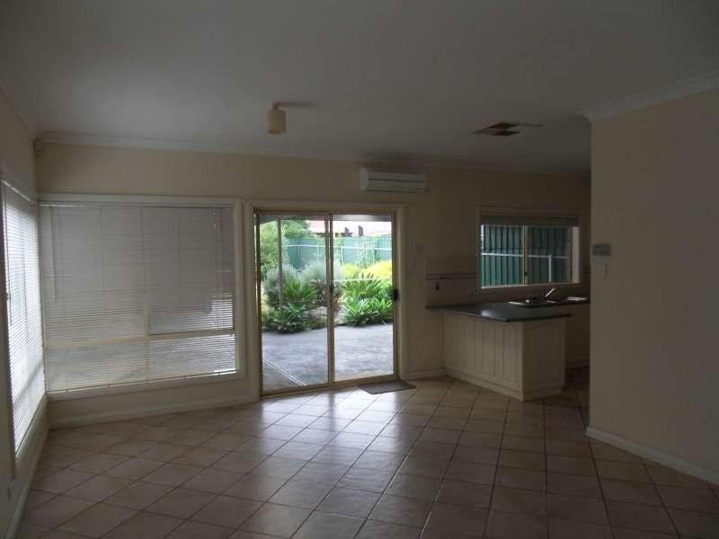 10 Balmoral Street, Hillcrest SA 5086