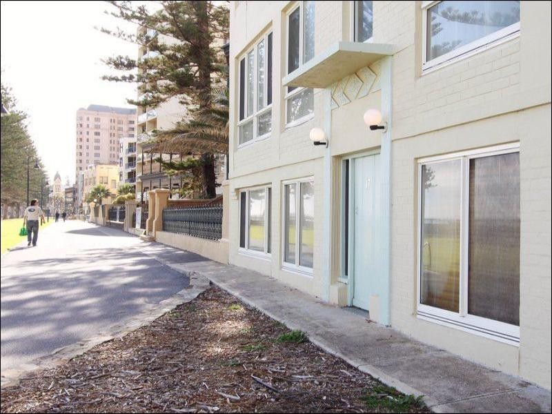4/17 South Esplanade, Glenelg SA 5045