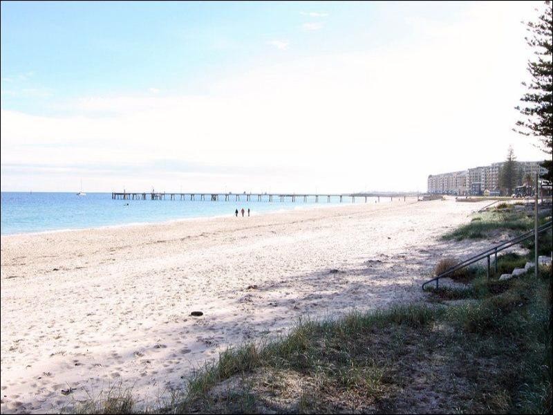 4/17 South Esplanade, Glenelg SA 5045
