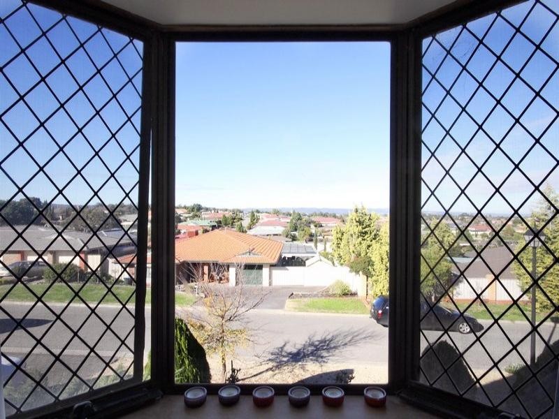 2 Rotz Court, Golden Grove SA 5125