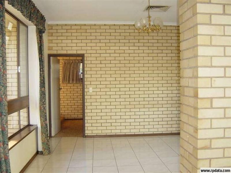 79 Flinders Drive, Valley View SA 5093