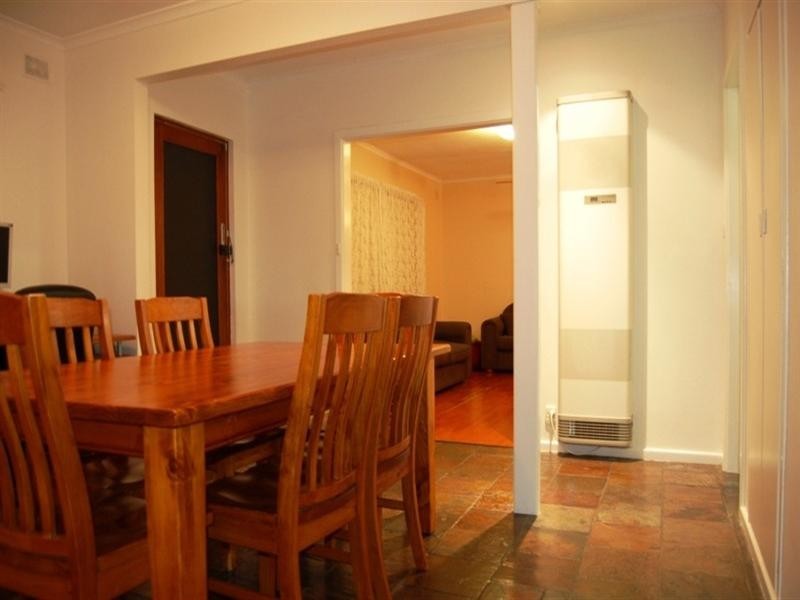 21 Nottingham Crescent, Valley View SA 5093