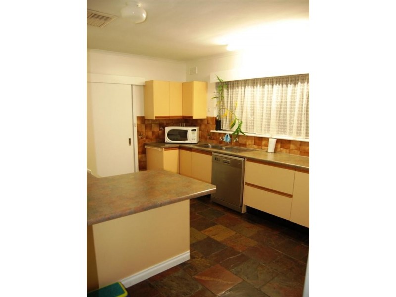 21 Nottingham Crescent, Valley View SA 5093