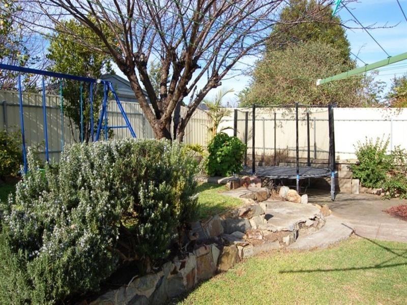 21 Nottingham Crescent, Valley View SA 5093