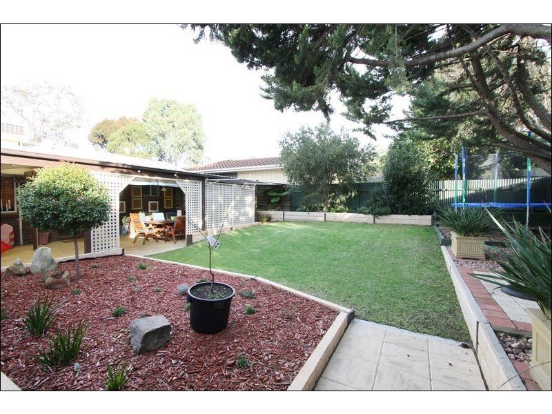 10 Kuantan Drive, Aberfoyle Park SA 5159