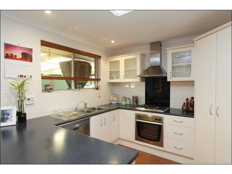 10 Kuantan Drive, Aberfoyle Park SA 5159