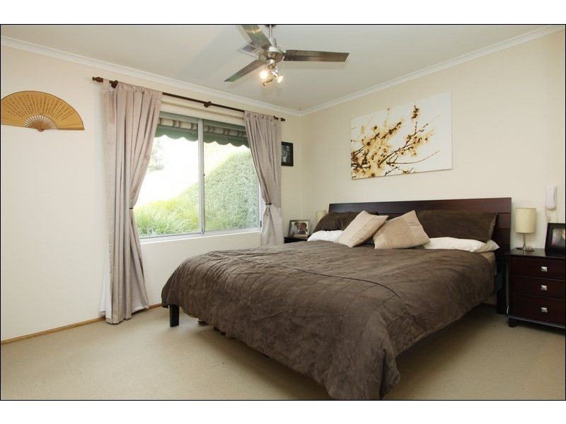 10 Kuantan Drive, Aberfoyle Park SA 5159