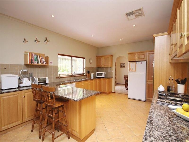 3 Pangari Drive, Fairview Park SA 5126