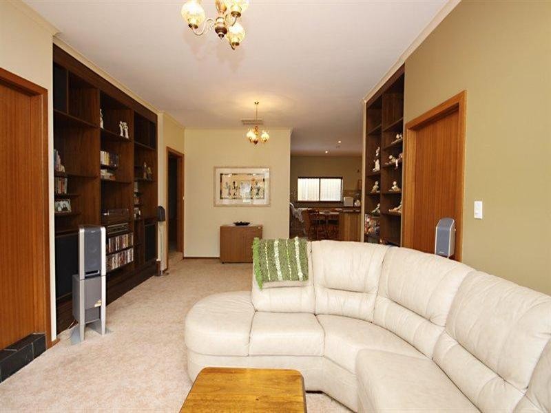 3 Pangari Drive, Fairview Park SA 5126