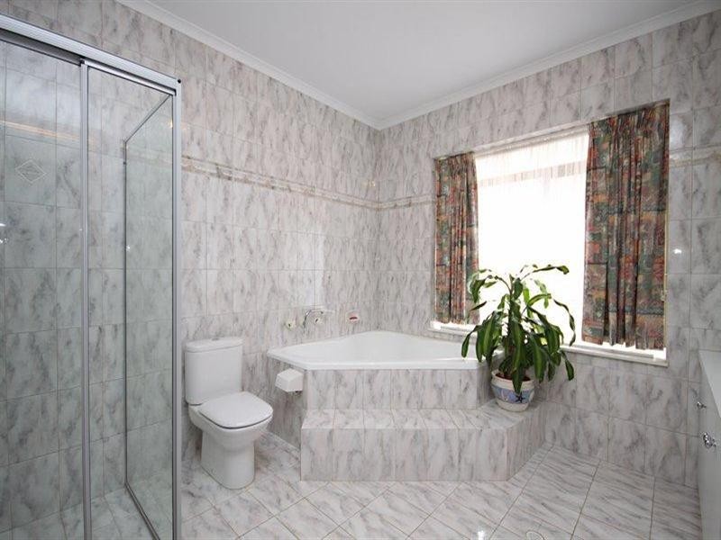 3 Pangari Drive, Fairview Park SA 5126