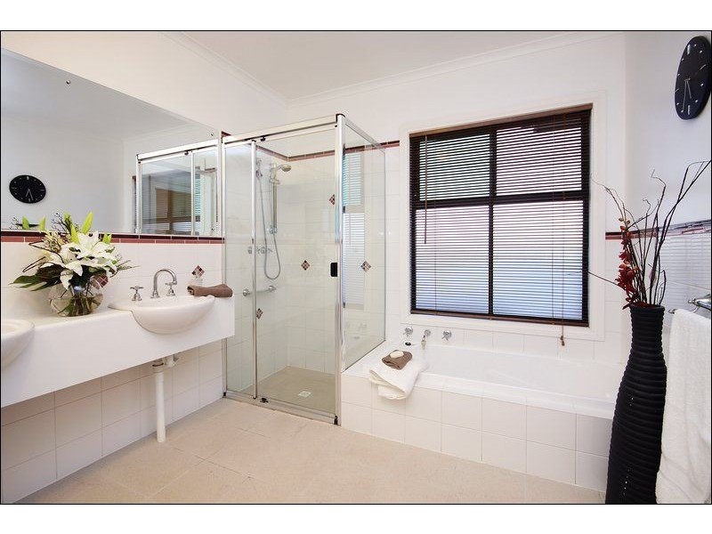 16 Moore Street, Birkenhead SA 5015