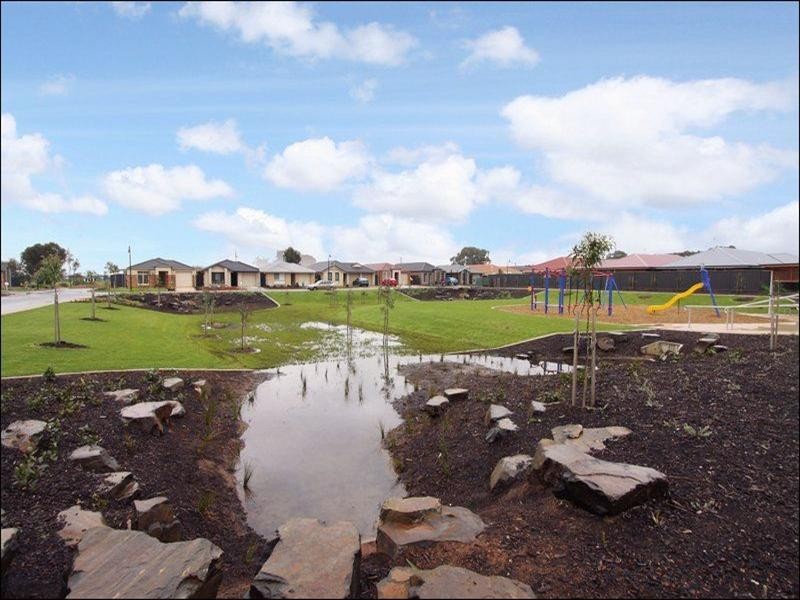 9 Oakwood Circuit, Munno Para West SA 5115