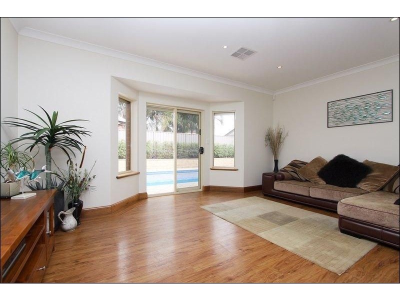 25 Woodland Drive, Oakden SA 5086